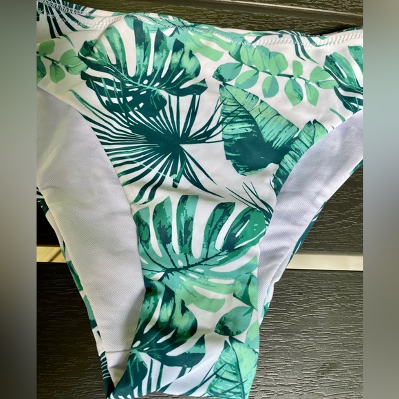 SHEKINI Bikini wrap top, ties in back beautiful color. Bottoms white with plants - Picture 8 of 8
